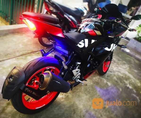 Gsx R 150 black glossy good condition
