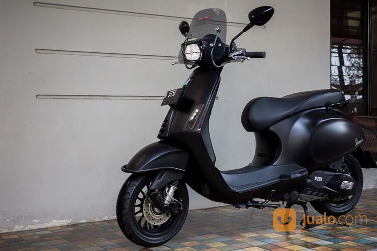 Vespa Sprint 150 Notte