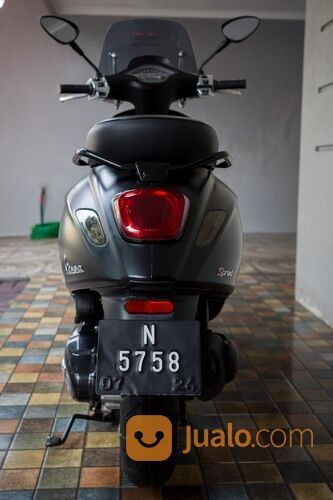 Vespa Sprint 150 Notte