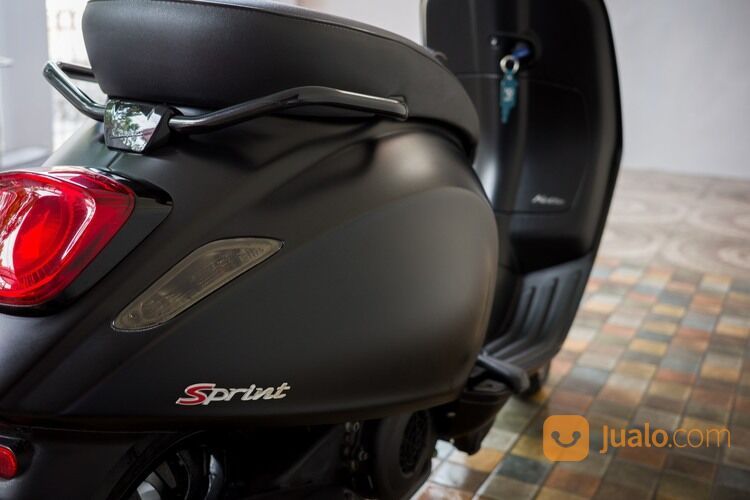 Vespa Sprint 150 Notte