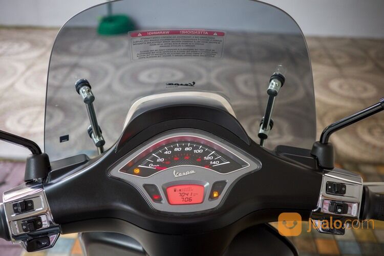 Vespa Sprint 150 Notte