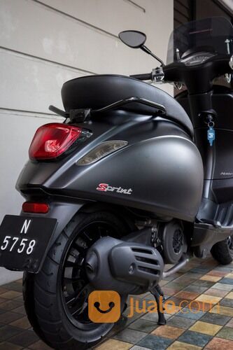 Vespa Sprint 150 Notte