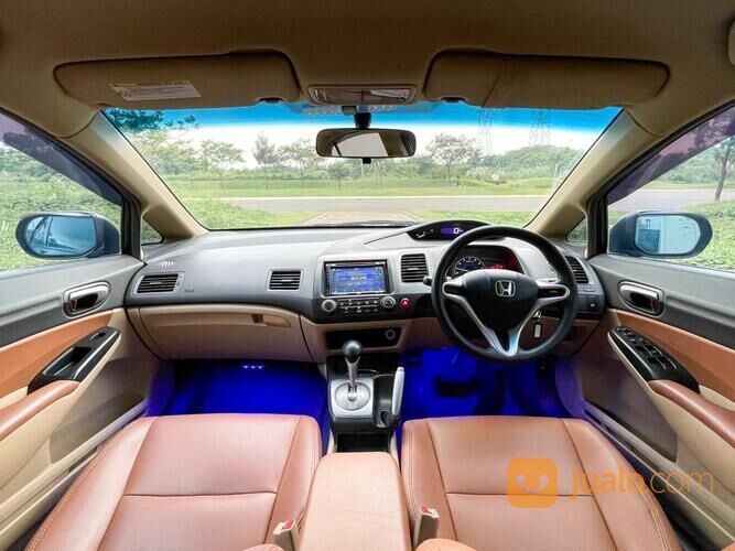 HONDA CIVIC 1.8 FD AT 2010 HITAM Kondisi mobil istimewa bergaransi dan dijamin siap pakai