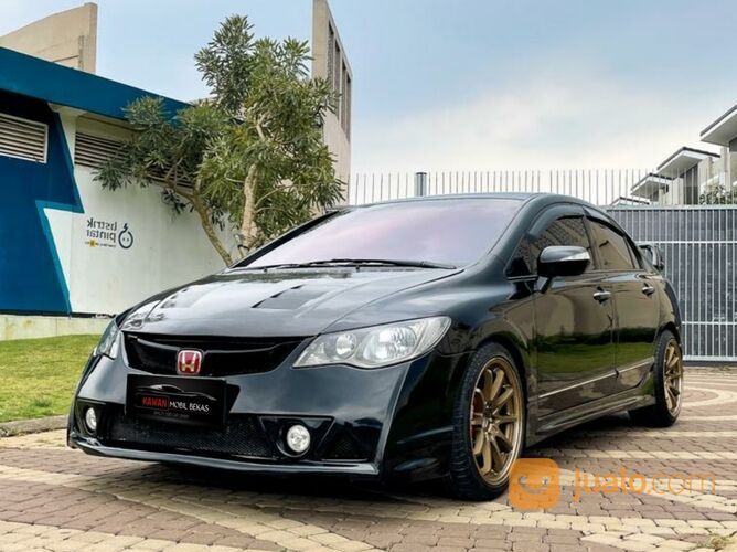 HONDA CIVIC 1.8 FD AT 2010 HITAM Kondisi mobil istimewa bergaransi dan dijamin siap pakai