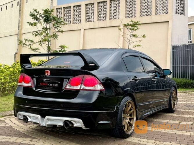 HONDA CIVIC 1.8 FD AT 2010 HITAM Kondisi mobil istimewa bergaransi dan dijamin siap pakai