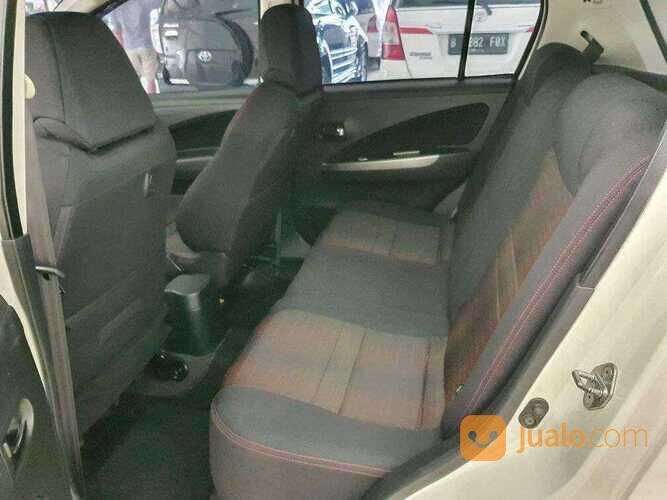 DAIHATSU SIRION 1.3 RS AT 2015 PUTIH Kondisi mobil istimewa bergaransi dan dijamin siap pakai