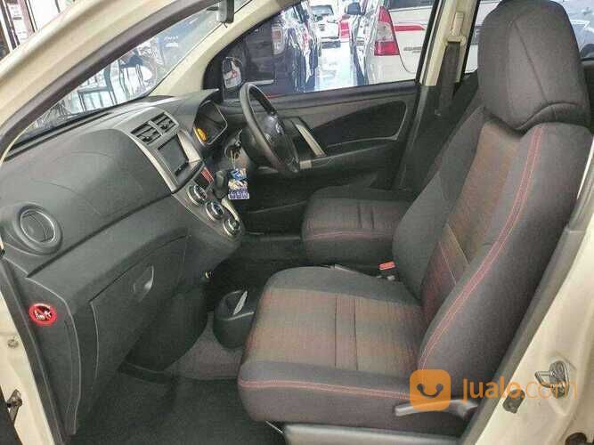 DAIHATSU SIRION 1.3 RS AT 2015 PUTIH Kondisi mobil istimewa bergaransi dan dijamin siap pakai