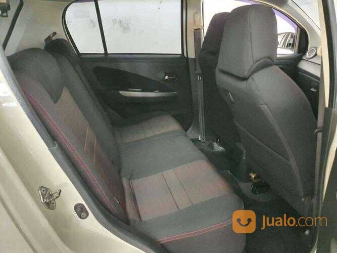 DAIHATSU SIRION 1.3 RS AT 2015 PUTIH Kondisi mobil istimewa bergaransi dan dijamin siap pakai