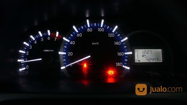 Daihatsu Xenia 1.3 X MT 2019 Silver