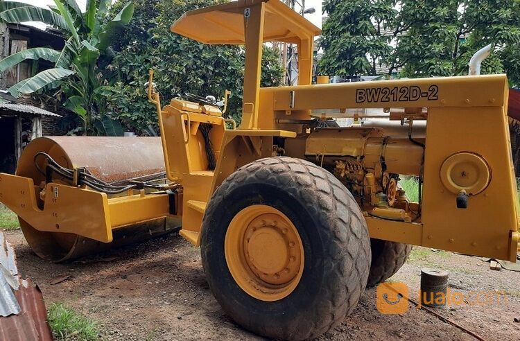 Unit Vibro / Compactor Bomag model BW212D-2