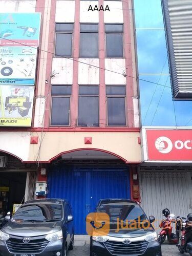 Ruko Pusat Kota di Jalan Raden Saleh, Surabaya