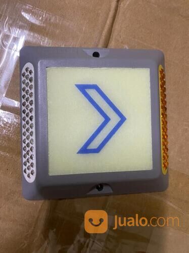 Mata Kucing Paku Marka Rambu