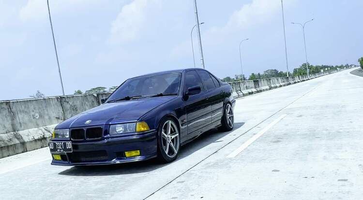 BMW E36 320I m52b20