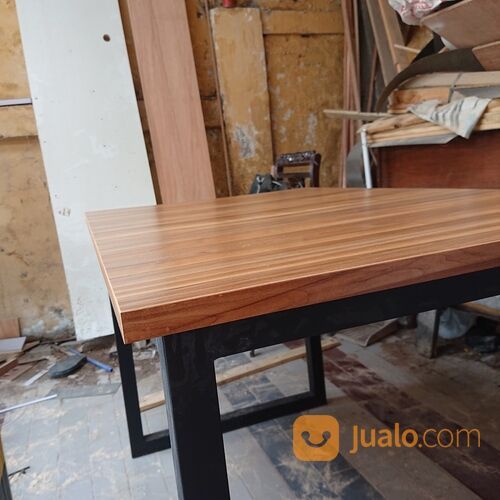 Tukang Kayu Mebel HPL Surabaya