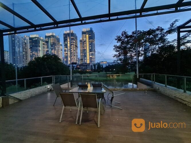 Rumah Golf Residence Kemayoran 8x25 Hadap Golf Full Furnish 5KT