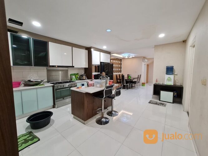 Rumah Golf Residence Kemayoran 8x25 Hadap Golf Full Furnish 5KT