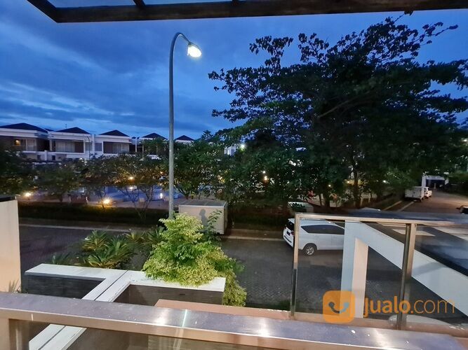 Rumah Golf Residence Kemayoran 8x25 Hadap Golf Full Furnish 5KT