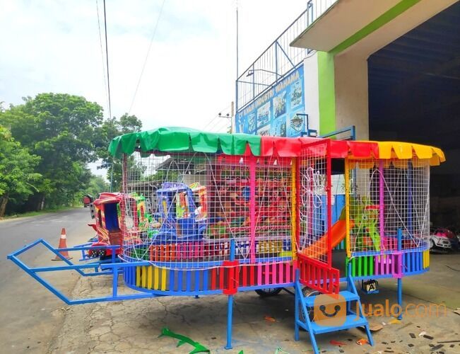 usaha wahana odong odong kereta panggung - mandi bola