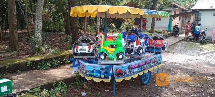 usaha wahana odong odong kereta panggung - mandi bola