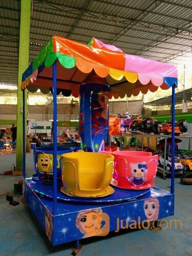 trampolin odong odong - komedi putar cangkir kereta panggung model banyak