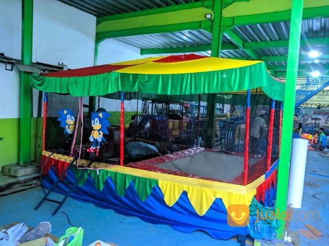 trampolin odong odong - komedi putar cangkir kereta panggung model banyak