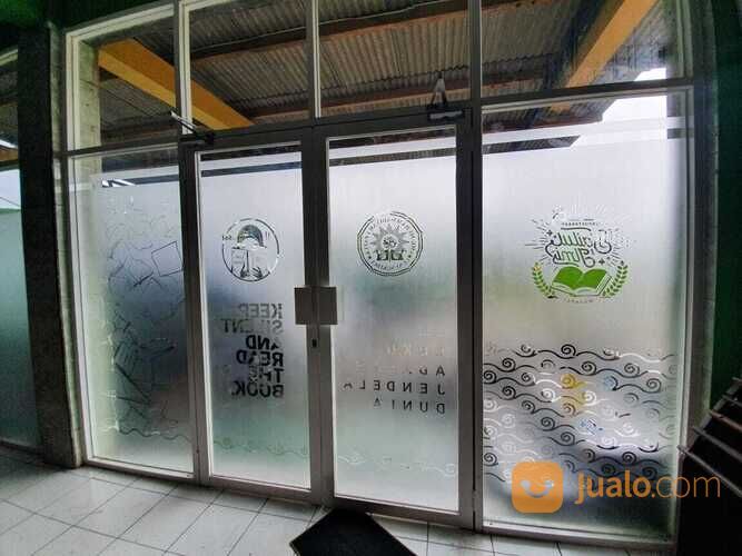 Toko Stiker Kaca di Surabaya, Sticker Sandblast, stiker Es buram, Kaca Film One Way Vision, Skotlet