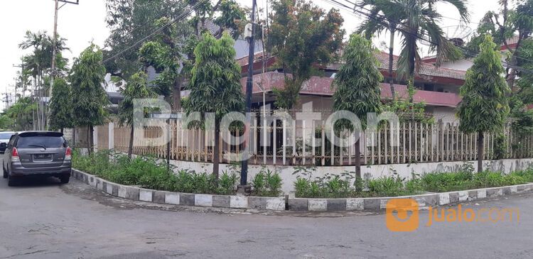 Dharmahusada Indah Utara Akses Jalan Mudah Lokasi Stategis Hook Bangunan Sangat Luas Lingkungan Asri