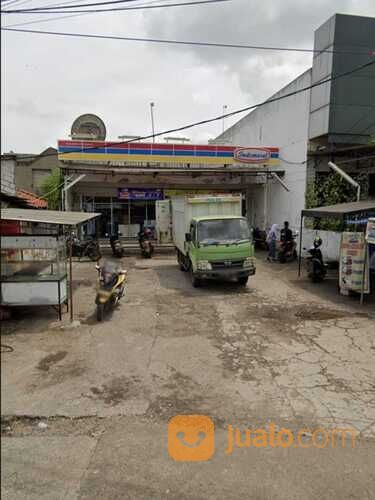 Indomaret yang masih aktif di Kampung Cerewet Bekasi Timur.