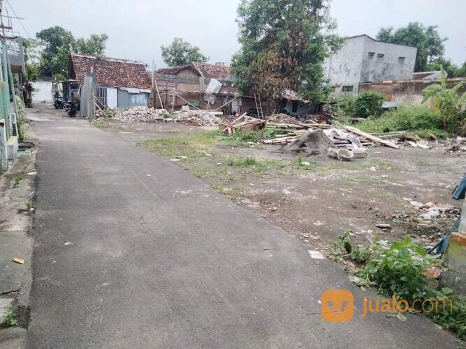 Tanah STRATEGIS JOGJA Belakang Kelurahan Pakuncen. Luas 421m² lebar 20m