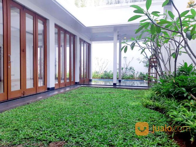 RUMAH BARU DI PONDOK INDAH Hadap Timur, Jakarta Selatan