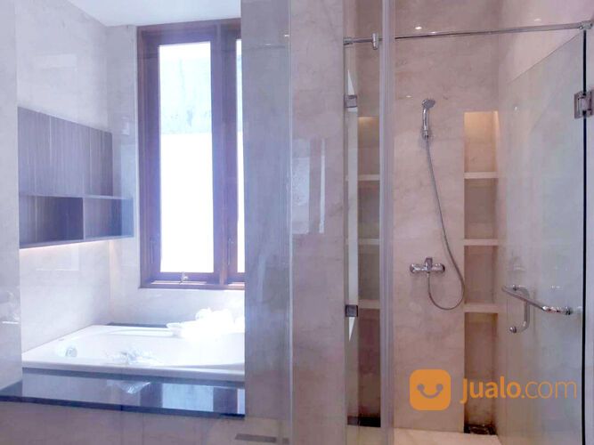 RUMAH BARU DI PONDOK INDAH Hadap Timur, Jakarta Selatan