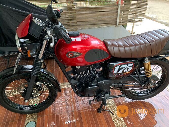 Kawasaki W175 2019 Red glossy special