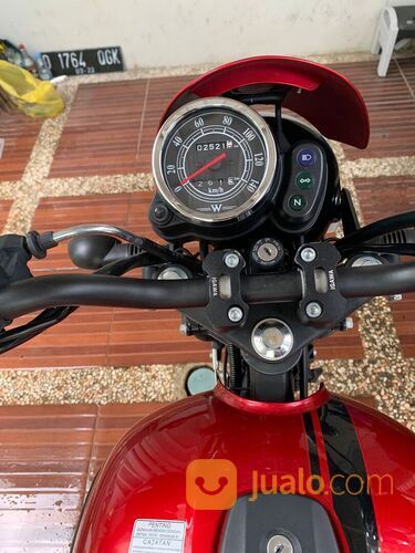 Kawasaki W175 2019 Red glossy special