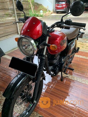 Kawasaki W175 2019 Red glossy special