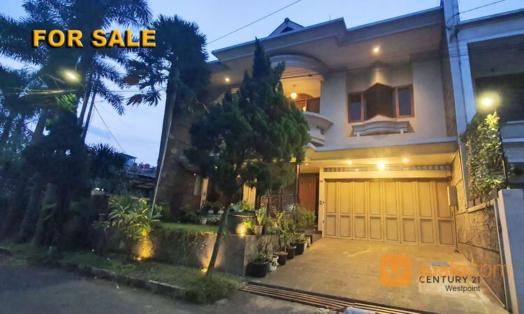 Rumah Luxury 6 Kamar Di Taman Sakura Indah Bandung