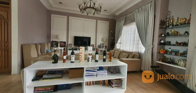 Rumah Luxury 6 Kamar Di Taman Sakura Indah Bandung