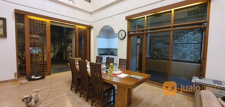 Rumah Luxury 6 Kamar Di Taman Sakura Indah Bandung