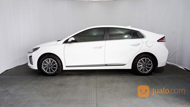Hyundai Ioniq EV 4X2 Signature AT 2021 Putih