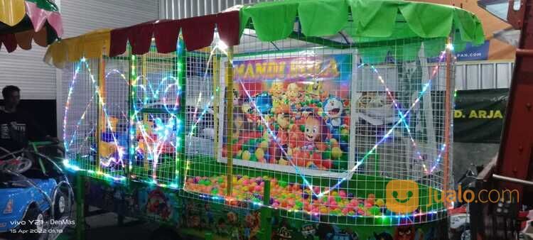promo wahana mandi bola outdoor lengkap odong goyang