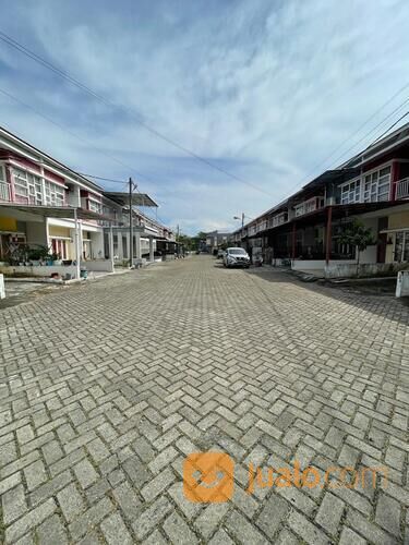 Rumah Komplek Victoria (Jalan Kanal - Titi Kuning) Medan