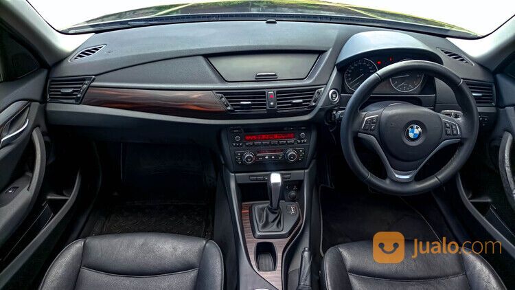 BMW X1 SDrive 18i AT 2013 Abu-Abu