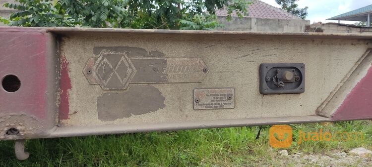 Ekor / Buntut / Trailer. Flat Deck / lantai & Chasis. Simojoyo & Diamond