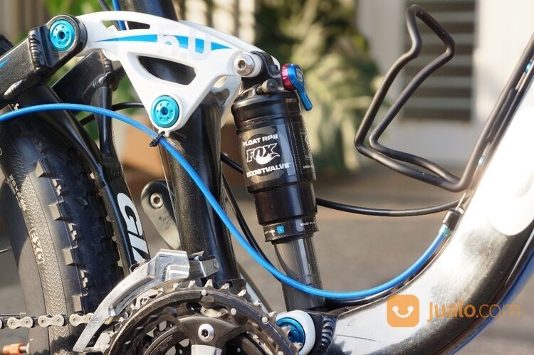 spek sultan MTB Giant Trance sepeda gunung bekas surabaya