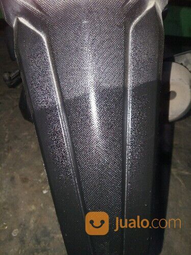 PENGHITAM BODY KASAR KENDARAAN MOTOR MOBIL PERMANEN CAIRAN MENGHITAMKAN MENGKILAPKAN PENGKILAP POLES