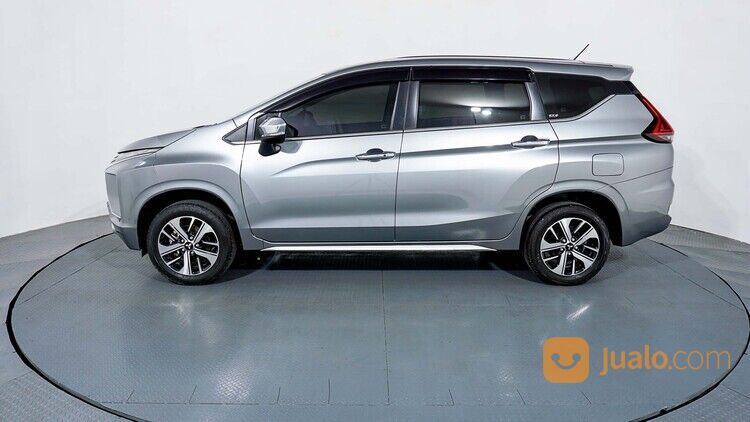 Mitsubishi Xpander Ultimate AT 2017 Abu-Abu