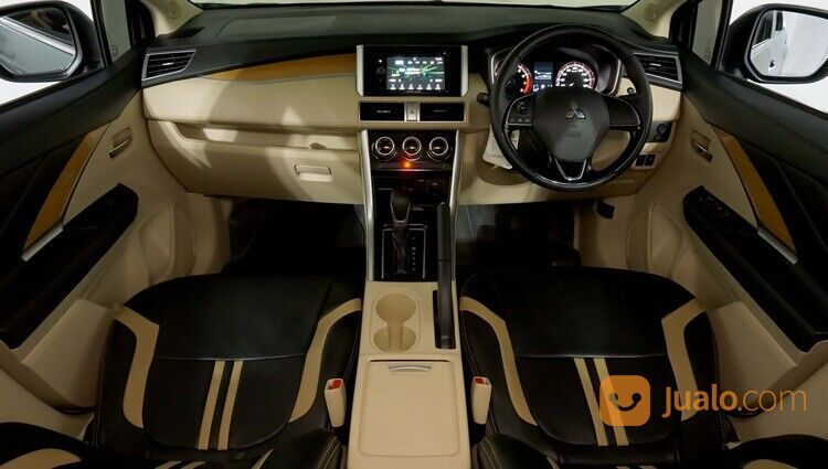 Mitsubishi Xpander Ultimate AT 2017 Abu-Abu