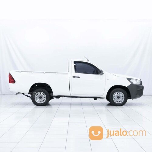 TOYOTA HILUX (SOLID WHITE) TYPE SUPER CAB REVO 2.0CC M/T (2015)