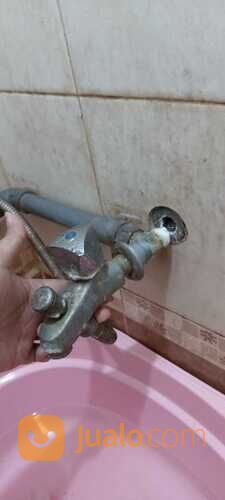 kran patah dalam drat tertinggal pipa pecah pipa patah hubungi kami segera.