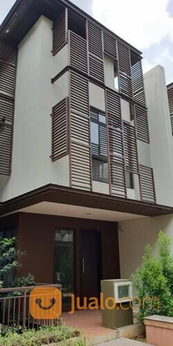 Rumah Lokasi Strategis di Cluster Whelford Greenwich Park