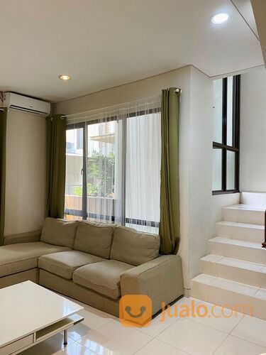 Rumah Lokasi Strategis di Cluster Whelford Greenwich Park